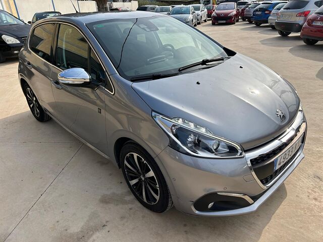 PEUGEOT 208 TECH 1.2 PURETECH AUTO SPANISH LHD IN SPAIN 11000 MILES SUPER 2019